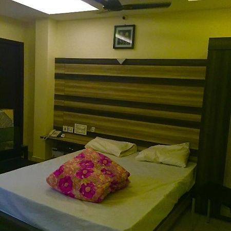 Devibala Residency Hotell Villupuram Exteriör bild
